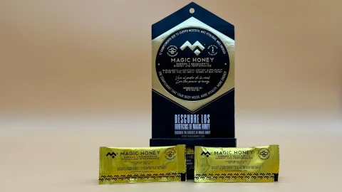 Miel Magic Honey: Usos, Efectos Secundarios, Dosis y Más